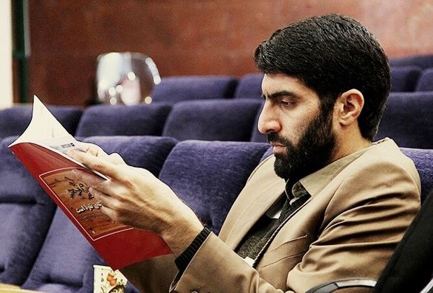 آشنایی با مشاهیر سمیرم موجب خودباوری فرهنگی در نسل جدید می‌شود