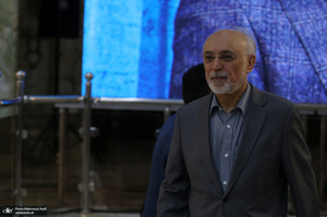 حضور شخصیت های سیاسی و لشکری  در سی و پنجمین سالگرد ارتحال حضرت امام خمینی (س) -1 - علی اکبر صالحی