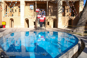 بازدید رئیس جمعیت هلال‌احمر  از بیت تاریخی حضرت امام در خمین