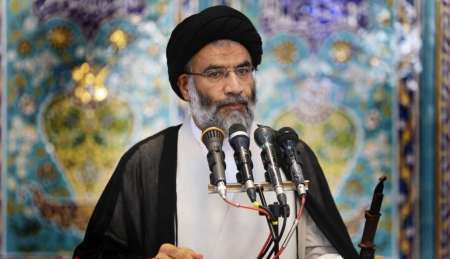 امام جمعه خرمشهر:عقبه هجمه های تروریستی  آمریکا و عربستان هستند