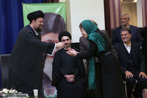 دیدار جمعی از نمایندگان پیروان ادیان الهی با سید حسن خمینی