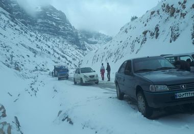 رانندگی در محور اندیکا – شهرکرد فقط با زنجیر چرخ