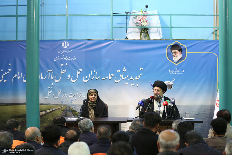 دیدار وزیر و جمعی از کارکنان وزارت راه و شهرسازی با سید حسن خمینی