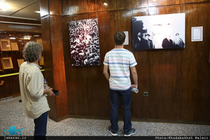 بازدید جمعی از شخصیتهای اجتماعی و فرهنگی کشورهای بوسنی و مقدونیه از بیت امام در جماران