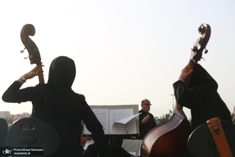 اجرای ارکستر سمفونیک تهران در برج آزادی