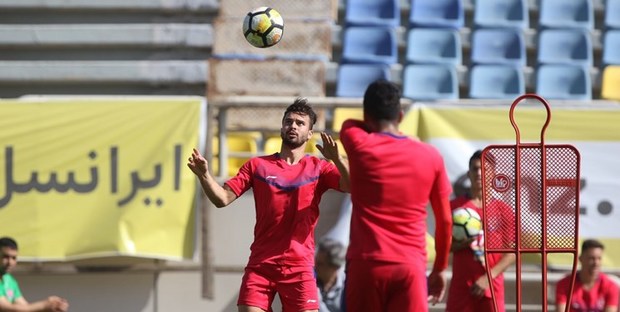 تشابه زمین چمن مسجد سلیمان و ومبلی لندن از دیدگاه سروش رفیعی