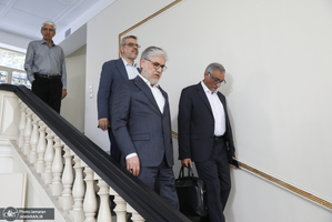 مراسم رونمایی 12 جلدی کتاب تجربه های جهانی بازسازی پسا جنگ