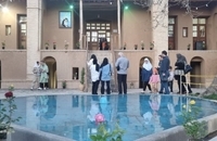 بازدید گردشگران نوروزی از بیت و زادگاه حضرت امام (س) در شب عید سعید فطر + تصاویر