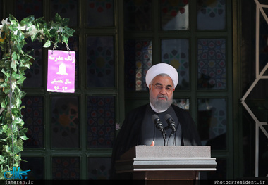 انتقاد رئیس جمهور از محتوای کتابهای درسی