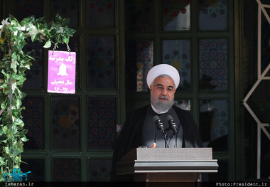 انتقاد رئیس جمهور از محتوای کتابهای درسی