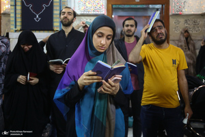 مراسم دعا و احیای شب بیست و یکم ماه رمضان در حرم امام رضا(ع)