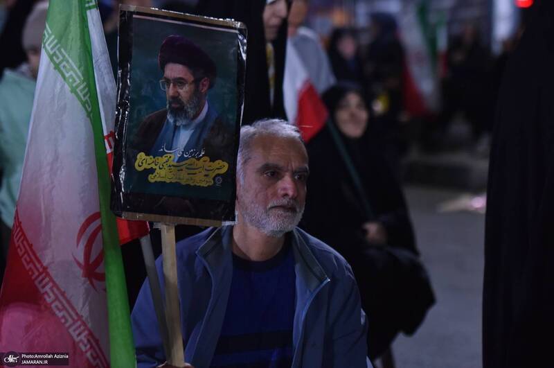 پنجاه و پنجمین شب اجتماع پر شور مردم در میدان جمهوری اسلامی