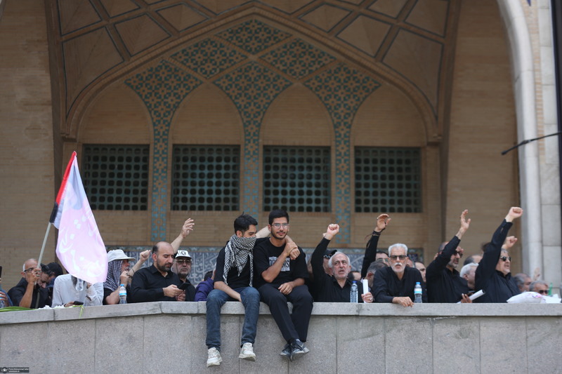مراسم وداع با رهبر شهید انقلاب در مصلی تهران