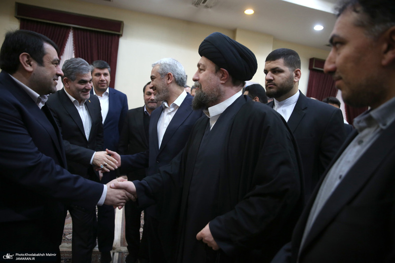 دیدار وزیر اقتصاد  جمعی از مدیران بانک ها با سید حسن خمینی