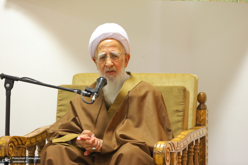 مراسم عمامه گذاری طلاب روز ولادت پیامبر اکرم (ص) و امام جعفر صادق (ع) در بیوت مراجع