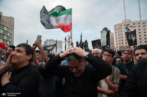 تجمع مردمی در سوگ شهادت رئیس جمهوری و هیات همراه در میدان ولیعصر (عج)