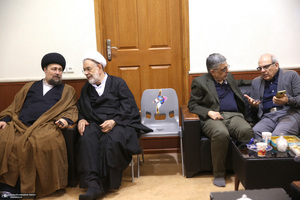 دیدار مهدی کروبی با سید حسن خمینی و جمعی از فعالان سیاسی