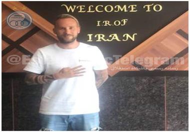 بازیکن مدنظر استقلال وارد تهران شد +عکـس

