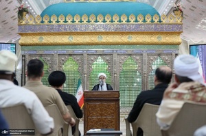 ادای احترام مهمانان خارجی کنفرانس وحدت اسلامی به مقام شامخ حضرت امام خمینی (س)