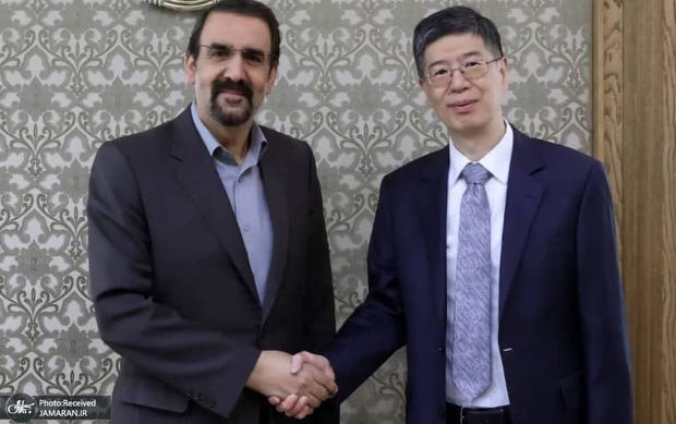 دیدار سفیر چین با مشاور سیاسی رییس‌جمهور/ سنایی: روابط سه‌جانبه میان ایران، چین و روسیه در حال گسترش و متنوع شدن است/ زونگ پی وو: رئیس‌جمهوری چین توجه خاصی به ادامه روابط دوستانه و راهبردی با ایران دارد/ چین از ادامه گفتگوهای ایران با آمریکا حمایت می‌کند