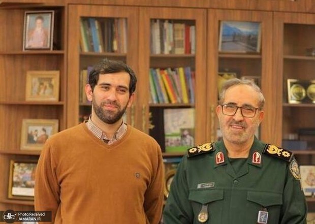 فرزند شهید شادمانی: برخی افراد ساده‌انگارانه تصور می‌کنند با فشردن یک دکمه اسرائیل به‌طور کامل نابود می‌شود؛ آنها نمی‌دانند ما در حال مبارزه با تمام نیروهای شیطانی جهان هستیم