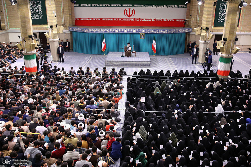 دیدار جمعی از رأی اولی‌ها و خانواده‌های شهدا با رهبر معظم انقلاب