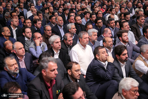 دیدار جمعی از تولیدکنندگان، کارآفرینان و فعالان اقتصادی با رهبر معظم انقلاب