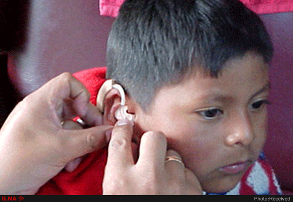کمک بلاعوض دولت برای درمان ناشنوایی کودکان