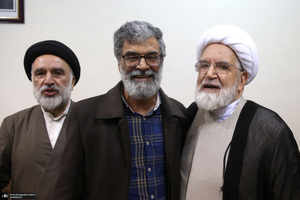 دیدار مهدی کروبی با سید حسن خمینی و جمعی از فعالان سیاسی