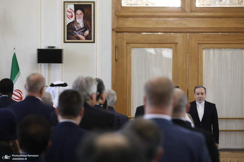 نشست وزیر امور خارجه با سفرا و کارداران و روسای نمایندگی های خارجی و بین‌المللی مقیم تهران