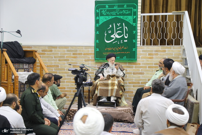 مراسم جشن عید غدیر و عمامه‌گذاری طلاب در بیت مراجع  تقلید و علما