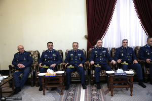 دیدار فرمانده نیری هوایی ارتش( امیر بهمن بهمرد )و جمعی از فرماندهان با سید حسن خمینی