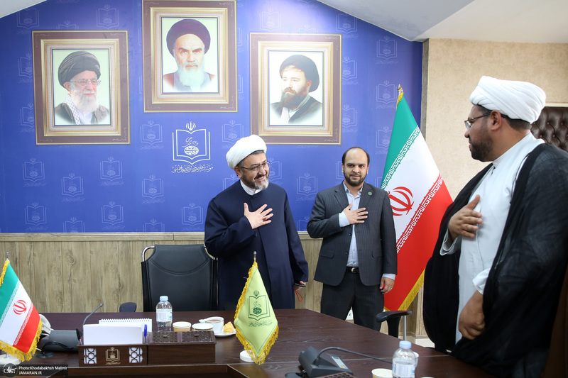 دیدار جمعی از علمای کشور عراق با رئیس موسسه تنظیم ونشر آثار امام خمینی
