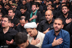 دومین شب مراسم عزاداری حضرت اباعبدالله الحسین (ع) در حسینیه امام خمینی