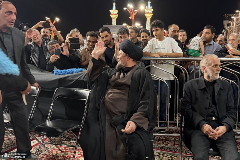 حضور آیت الله سید حسن خمینی در مراسم بزرگداشت رهبر شهید انقلاب در حرم مطهر رضوی