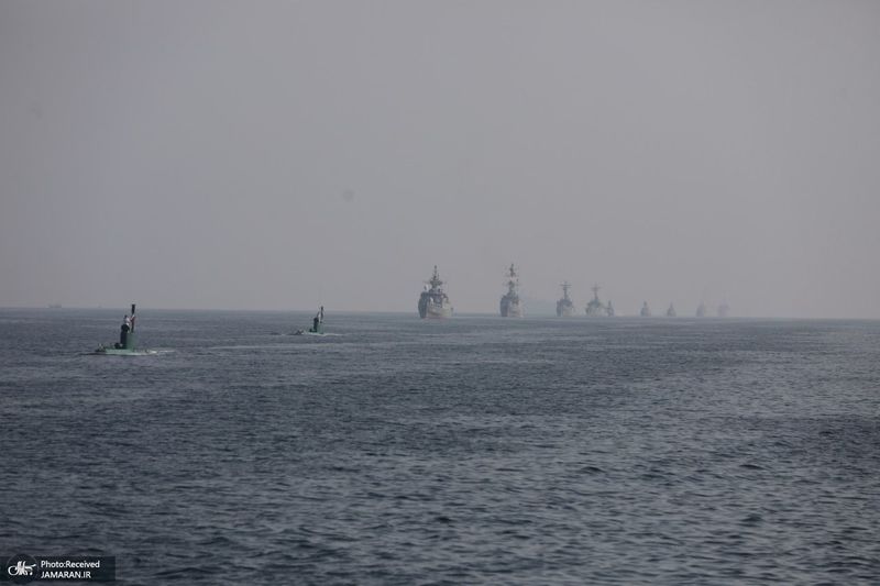 مراسم رژه دریایی ارتش بر کرانه خلیج فارس و در تنگه هرمز
