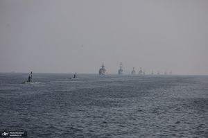 مراسم رژه دریایی ارتش بر کرانه خلیج فارس و در تنگه هرمز