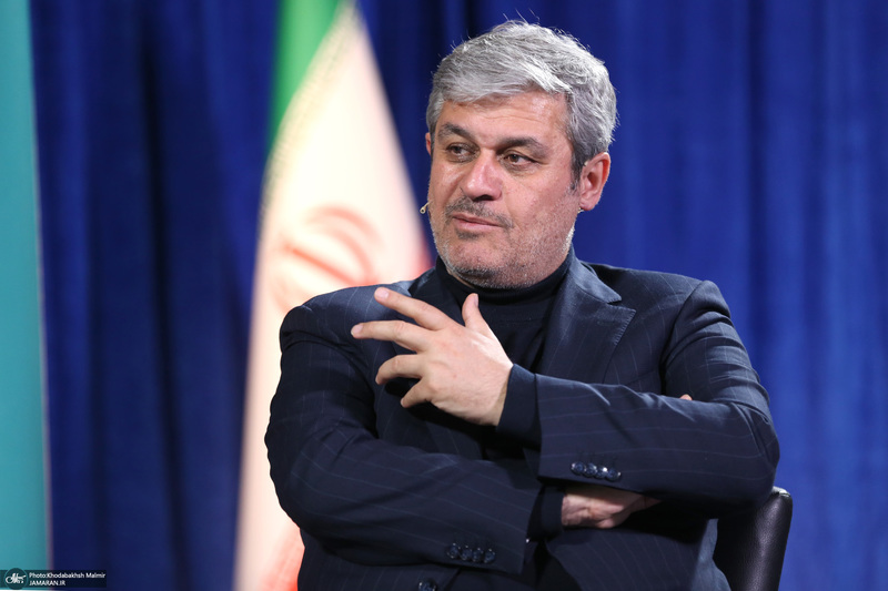 گفتگو حضور با تاجگردون