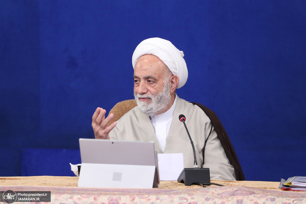 نکوداشت شیخ رسانه در تلویزیون/ محسن قرائتی: ما باید خاکِ آموزش و پرورش و دانشگاه‌هایمان را تغییر دهیم/ مبلّغ نباید ترسو باشد