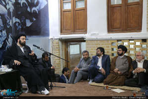 مدیرکل ارشاد و جمعی از اهالی رسانه قم با سید علی خمینی دیدار کردند