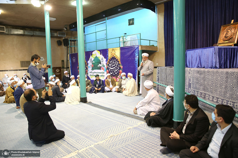 بازدید جمعی از امامان جمعه، روحانیون، علما، فضلا و مدرسین حوزه های علمیه اهل تسنن از جماران