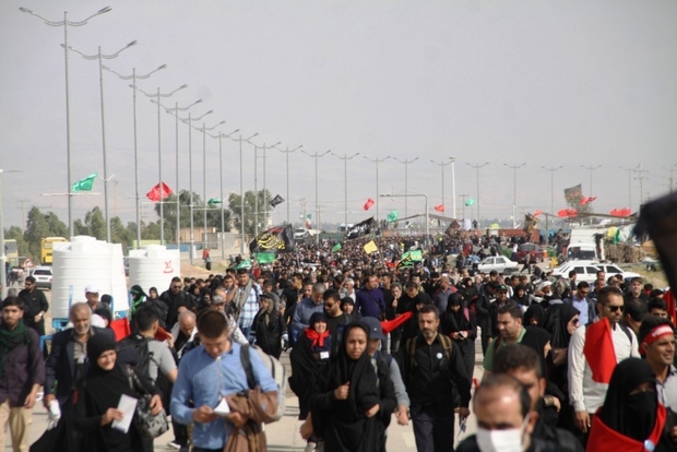 10 زائر گمشده در مرز مهران به خانواده تحویل داده شدند