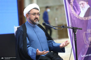 تجدید میثاق سرپرست و کارکنان موسسه تنظیم و نشر آثار امام خمینی(س) با آرمان های بنیانگذار جمهوری اسلامی