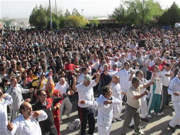 همایش بزرگ پیاده روی خانوادگی در خمین برگزارشد