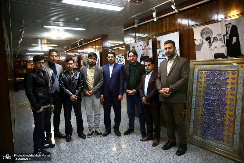 تجدید میثاق اقشار مختلف مردم با آرمان های حضرت امام(س) در حسینیه جماران