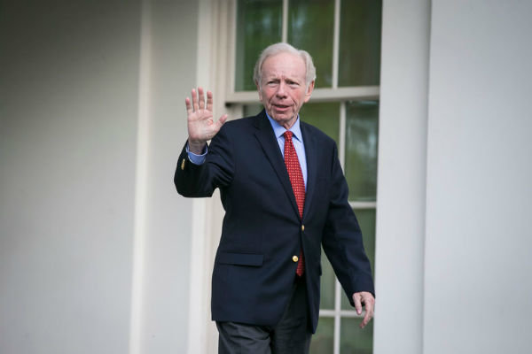 «جوزف لیبرمن» گزینه نهایی تصدی ریاست «اف بی آی» شد