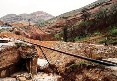 آب روستاهای سیل زده سمیرم با منبع تامین شد