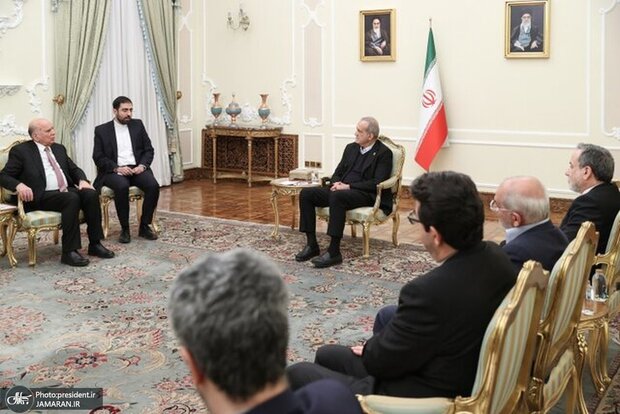 پزشکیان در دیدار وزیر خارجه عراق: رخدادهای تلخ اخیر در کشورمان پروژه مشترک آمریکا و رژیم صهیونیستی بود/ اگر ما امت اسلامی در کنار هم و با هم باشیم هیچ قدرتی توان تهدید ما را نخواهد داشت