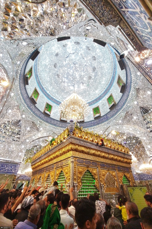 حال و هوای شب میلاد امام رضا (ع) در حرم مطهر امام حسین(ع)