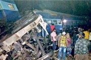 خروج قطار از ریل در هند/ 113 نفر کشته و زخمی شدند
